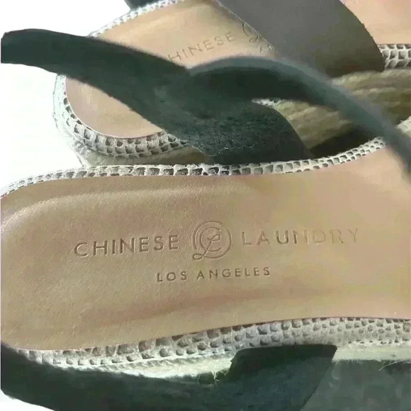 Chinese Laundry Sandals - Picture 3 of 4